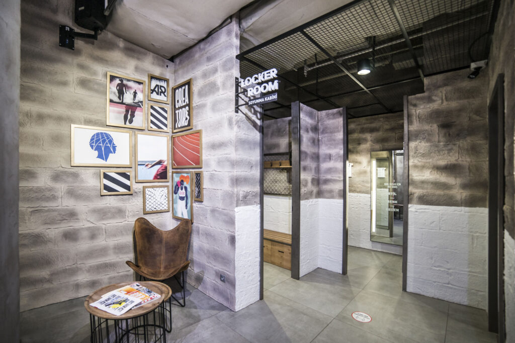 Adidas Duvar Paneli Uygulaması