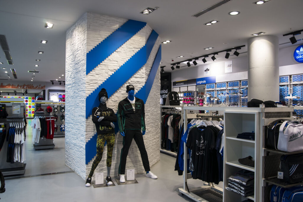 Adidas Duvar Paneli Uygulaması