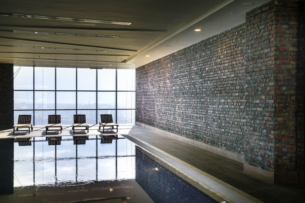 Batışehir Pool Area Duvar Paneli Uygulaması.