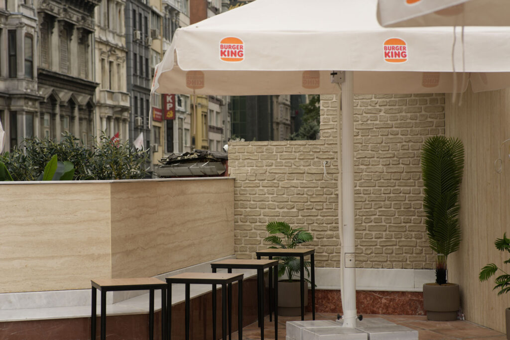 Burger King Projesi Duvar Paneli uygulaması