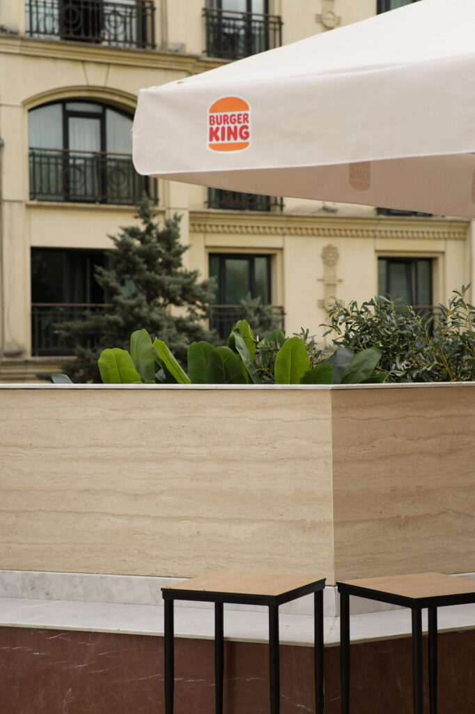 Burger King Projesi Duvar Paneli uygulaması