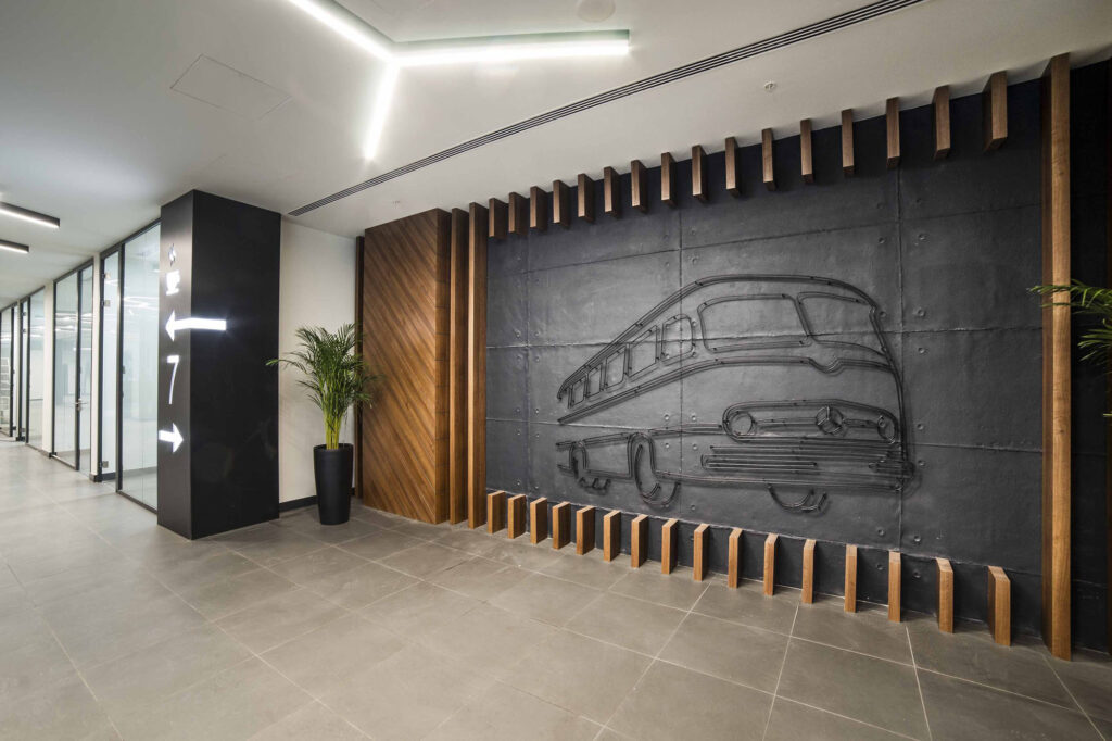 Mercedes Benz Duvar Paneli Uygulaması.