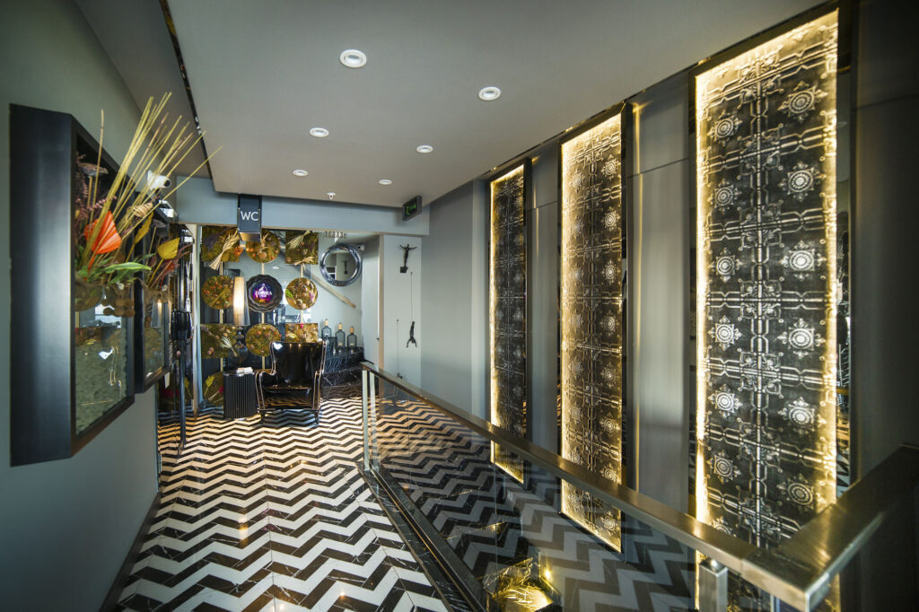 Tonight Port Hotel Duvar Paneli Uygulaması.