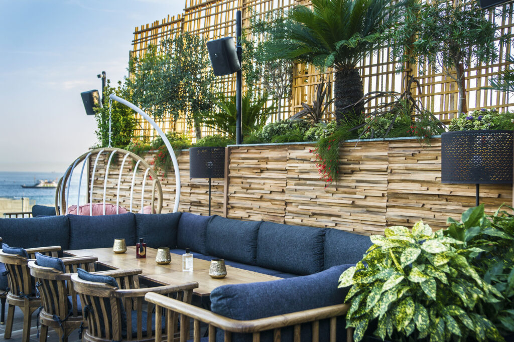 Tonight Port Hotel Duvar Paneli Uygulaması.