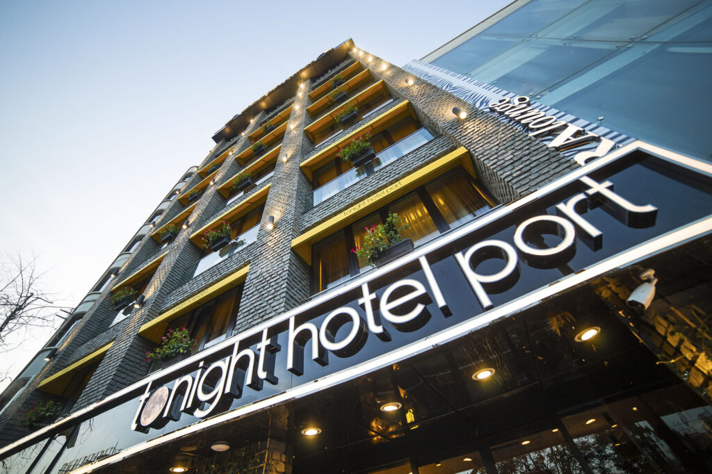 Tonight Port Hotel Duvar Paneli Uygulaması.