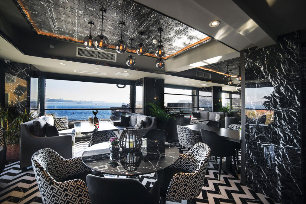 Tonight Port Hotel Duvar Paneli Uygulaması.