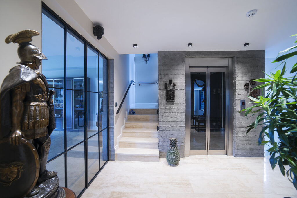 T.K House Duvar Paneli Uygulaması.