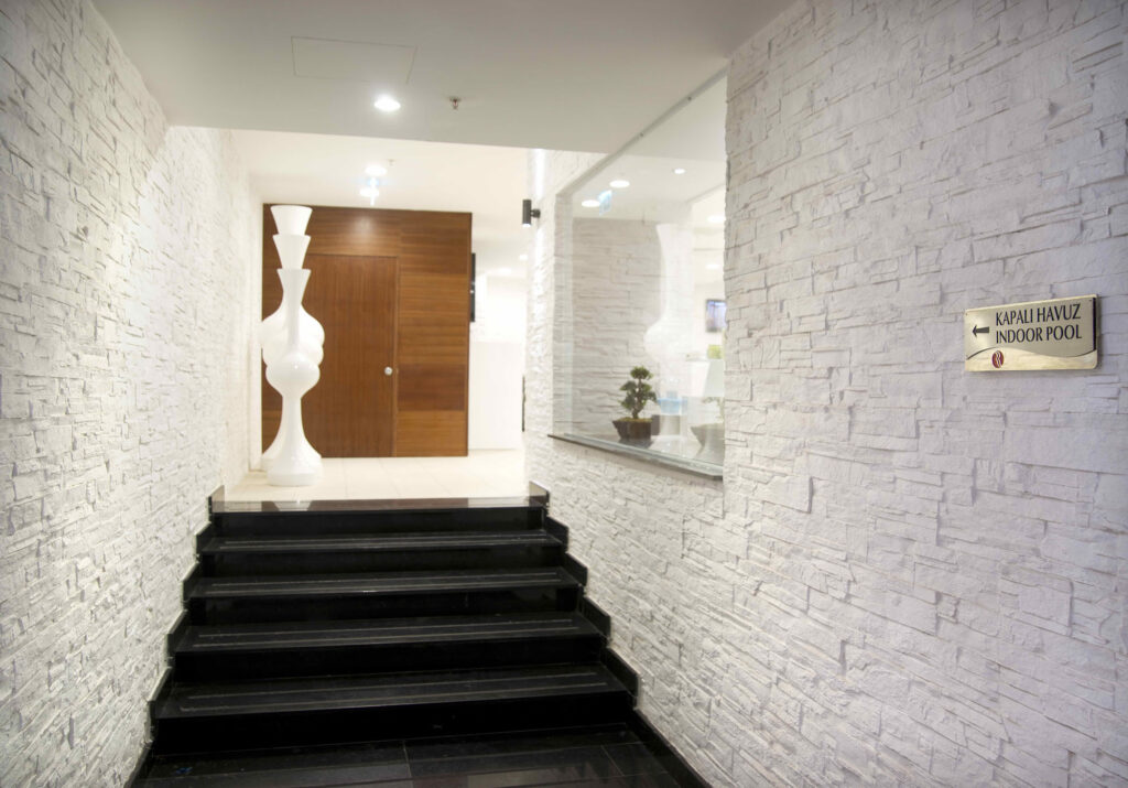 Wall Panel application in Ramada Hotel