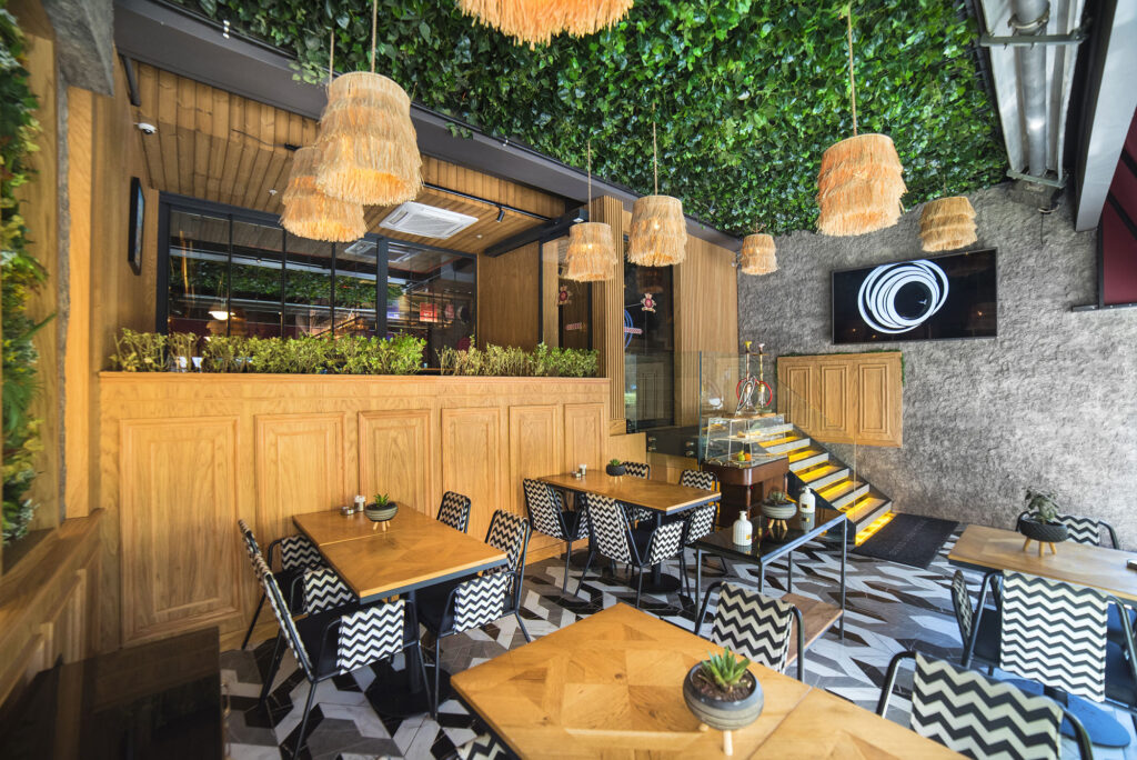 Dosso Dossi Hotel Duvar Paneli Uygulaması.