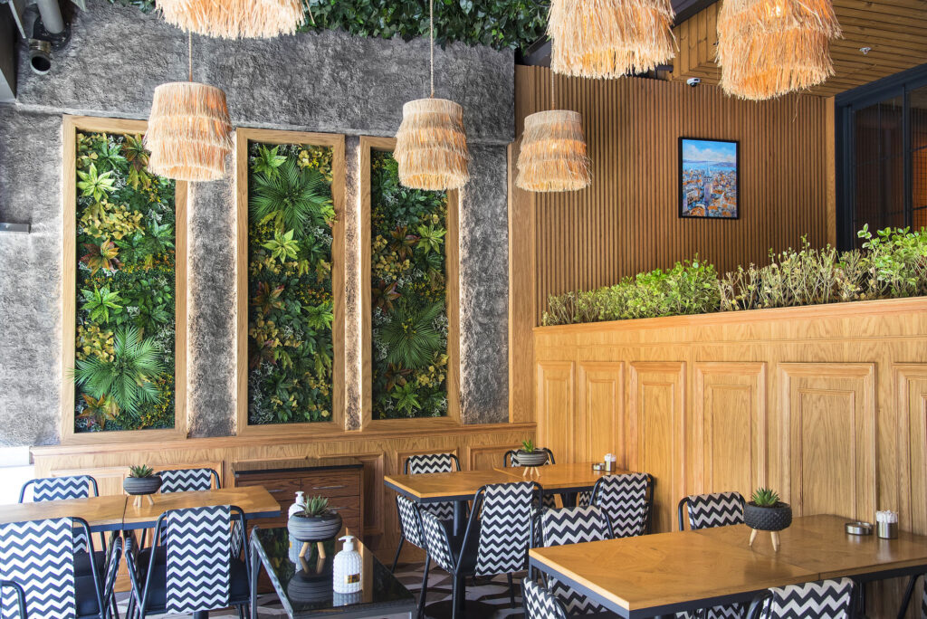 Dosso Dossi Hotel Duvar Paneli Uygulaması.