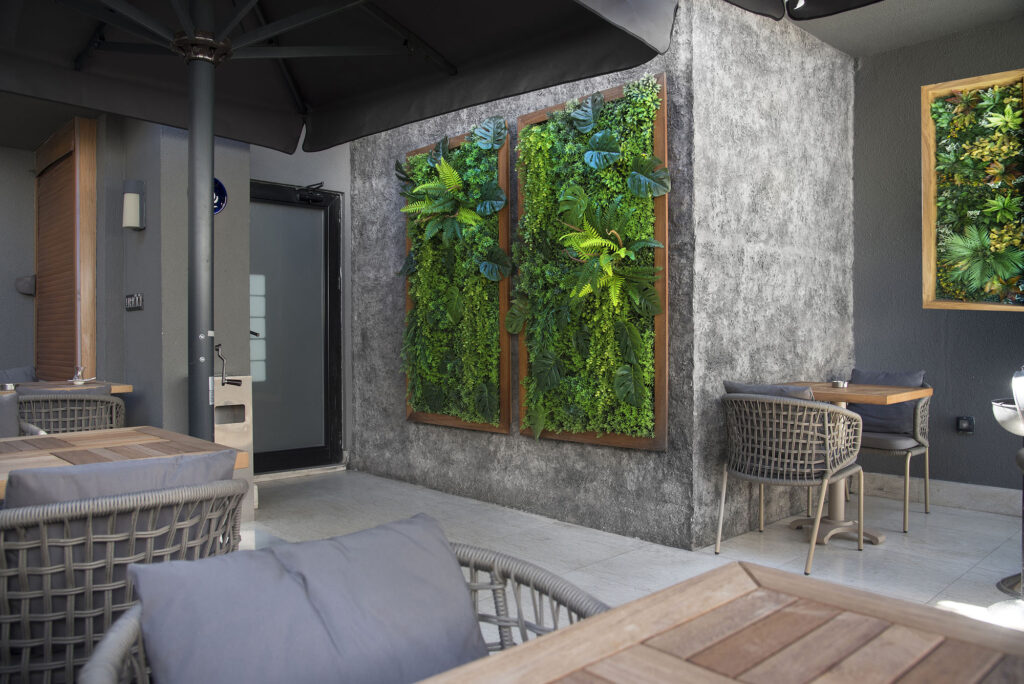 Dosso Dossi Hotel Duvar Paneli Uygulaması.