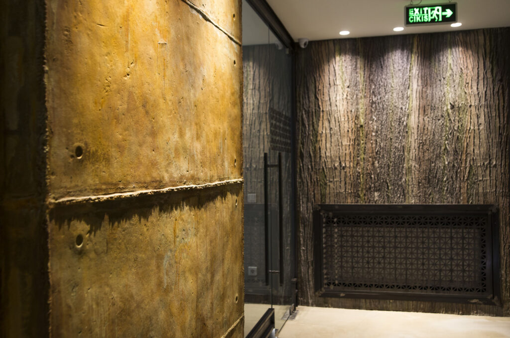 Figür Tourism HQ Duvar Paneli Uygulaması.