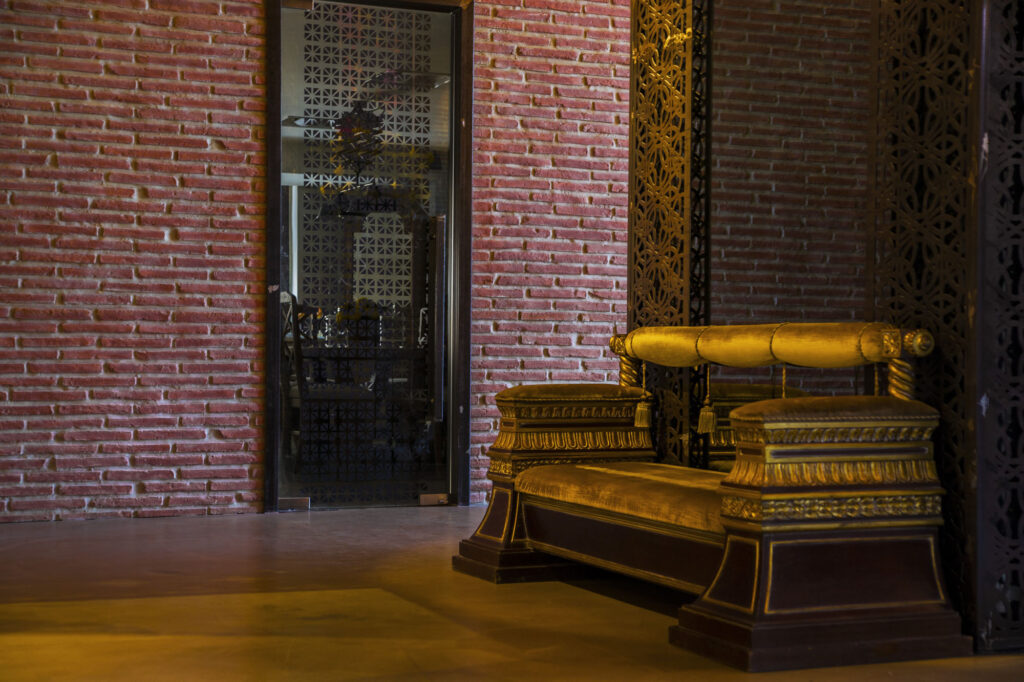 Figür Tourism HQ Duvar Paneli Uygulaması.