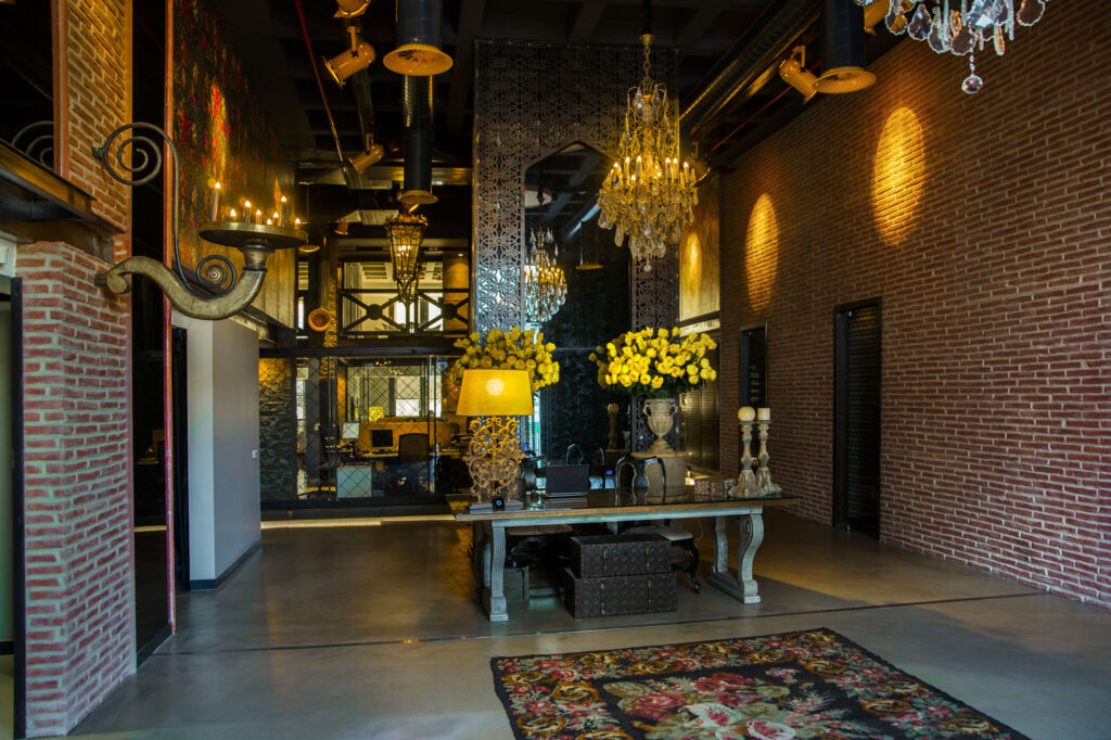 Figür Tourism HQ Duvar Paneli Uygulaması.