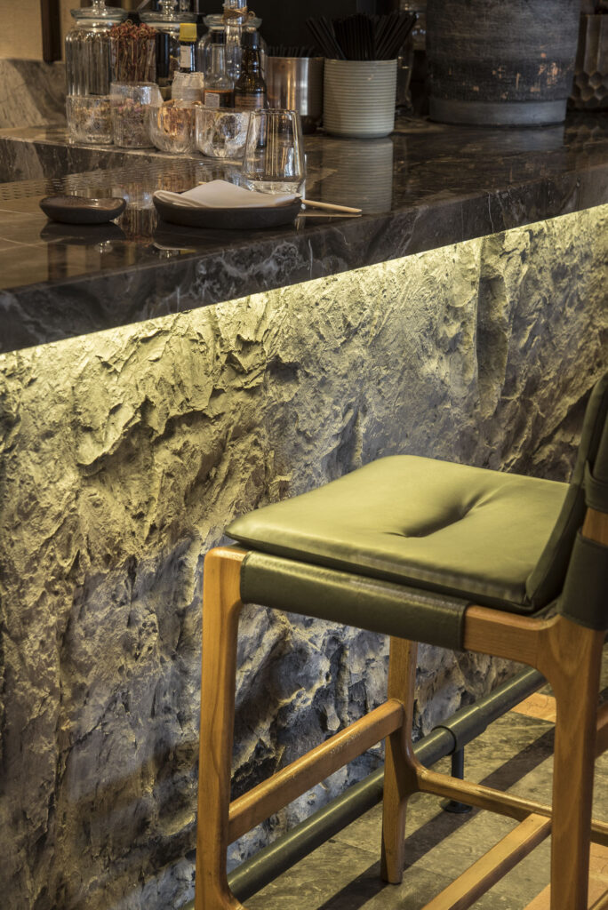 Inari Omakase Duvar Paneli Uygulaması.