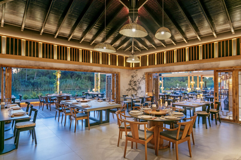 Wall Panel application in Titanic Deluxe Hotel