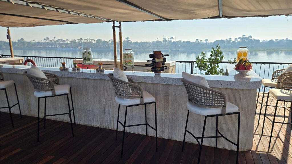 Le Fayan II Cruise Ship Duvar Paneli Uygulaması.