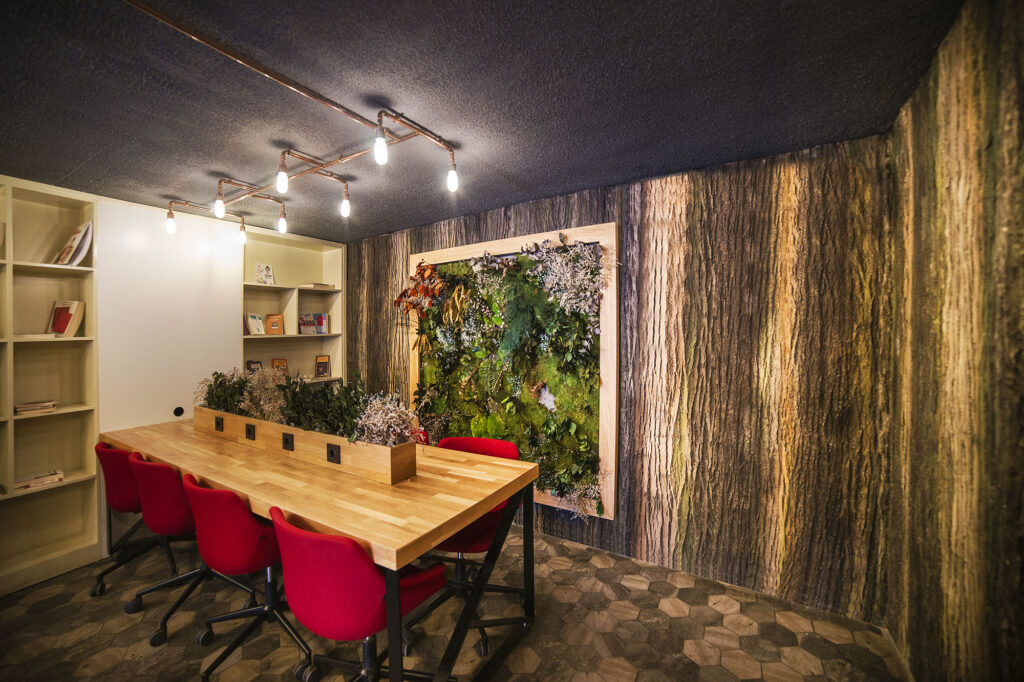 Study Mate Duvar Paneli Uygulaması.