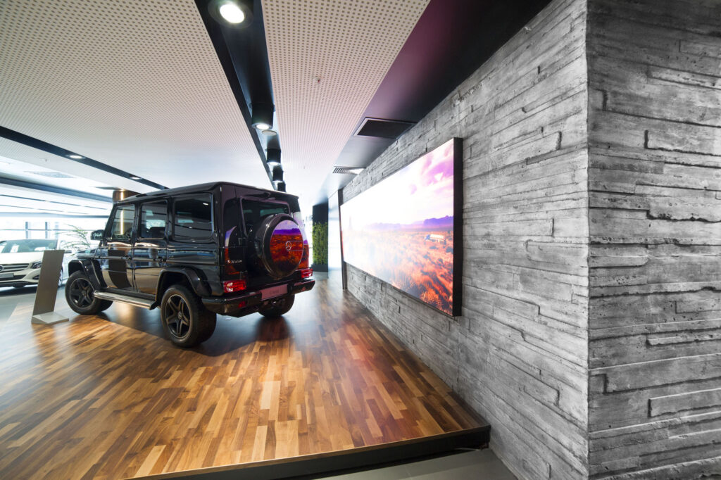 Mercedes Benz Duvar Paneli Uygulaması.