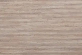 Artstone | Aerona Travertine Noce MBT102 dekoratif duvar paneli, noce tonlu traverten dokusu ve oluklu yüzey formuyla iç mekânlarda modern, hareketli ve derinlikli yüzeyler oluşturur.