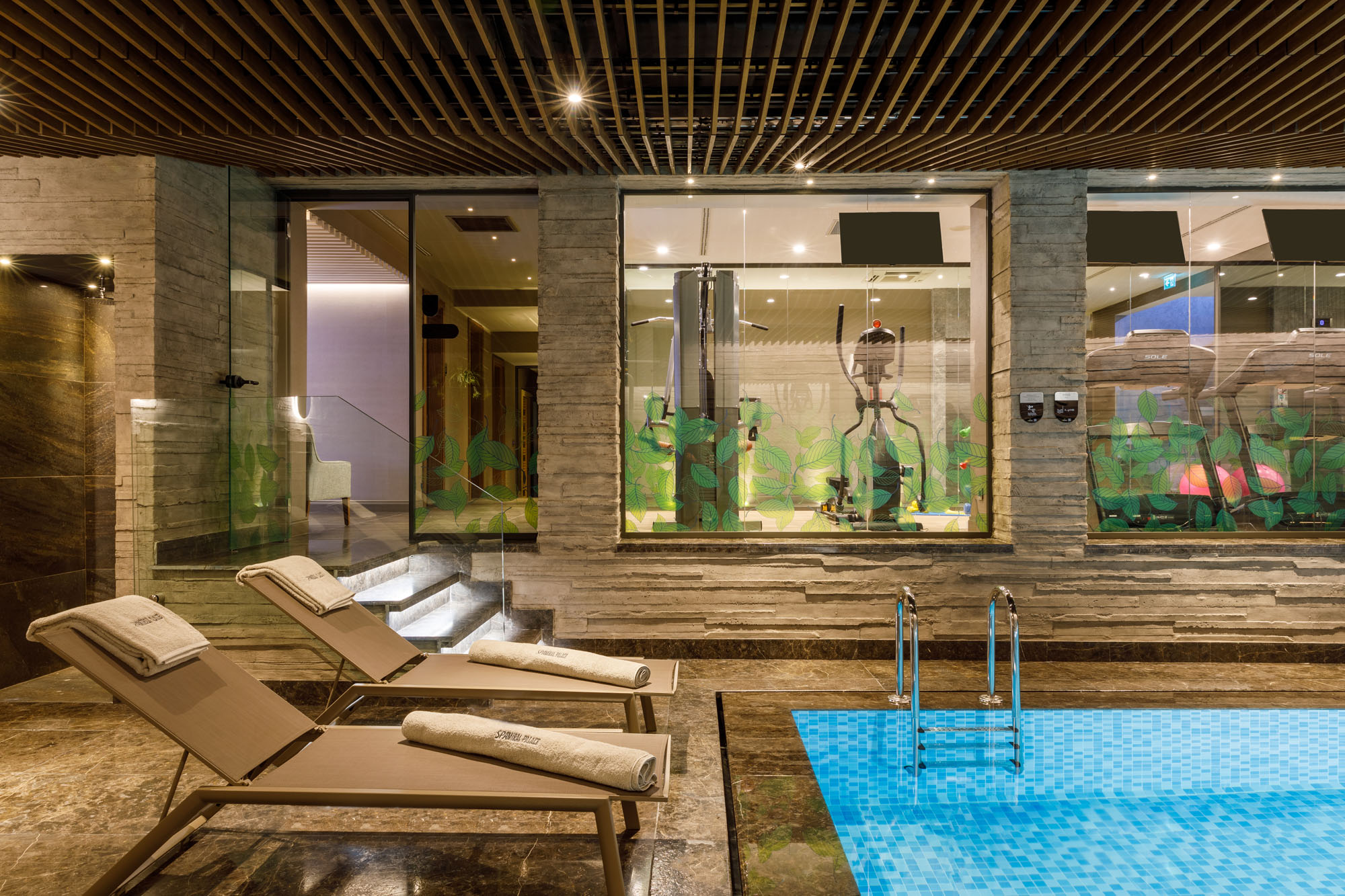 Amiral Palace Hotel