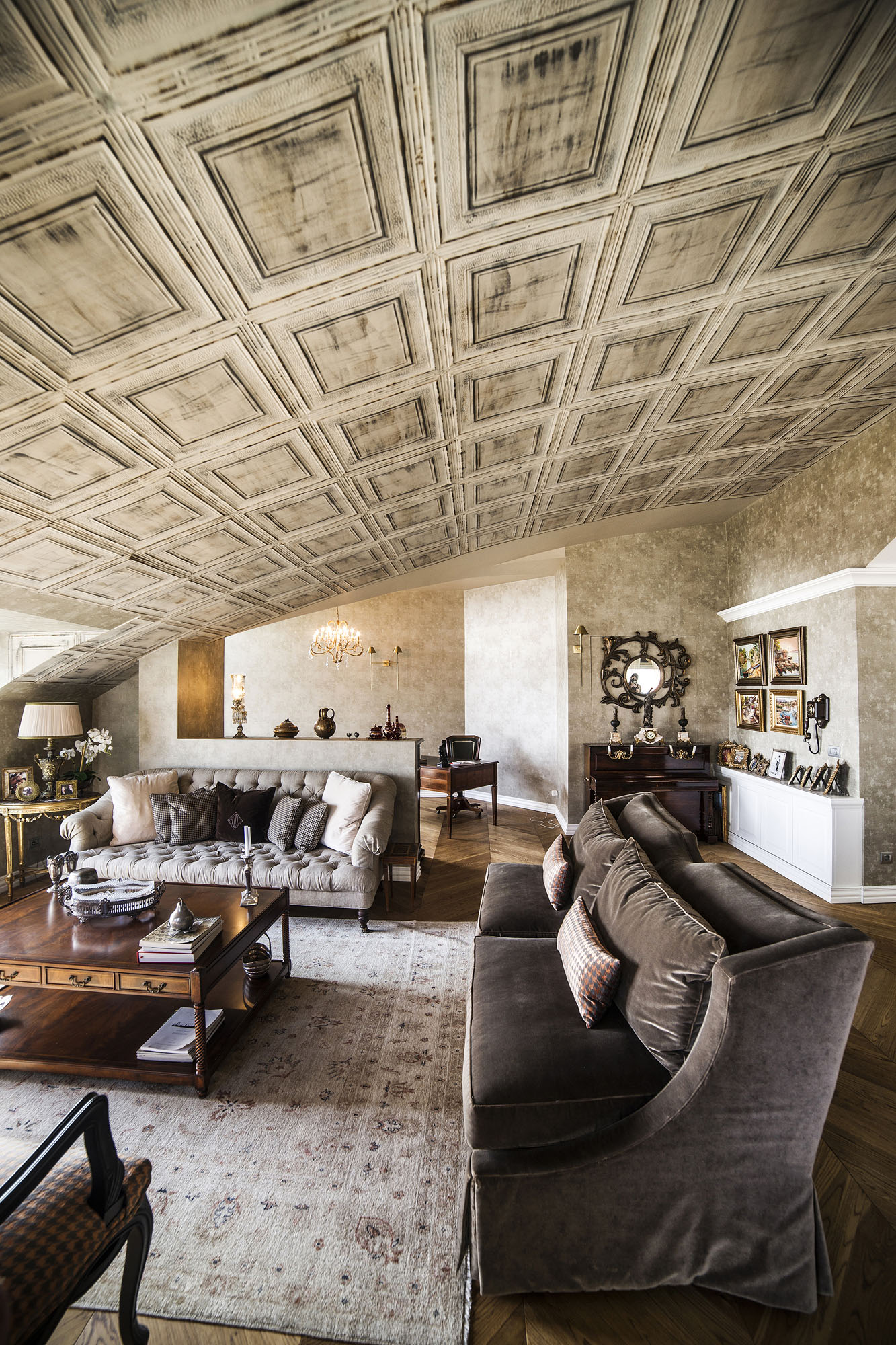 Artstone | H.G House