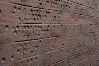 Artstone | Heritage Perforado Rojo B 863 Section brick wall panel