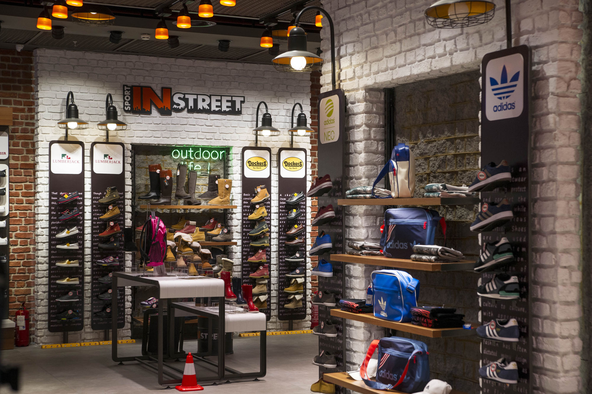 Artstone | In Street