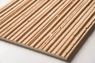 Artstone | Bej tonlu, ince kanallı Lexend mineral bazlı dekoratif 3D duvar panelinin yakın plan görünümü