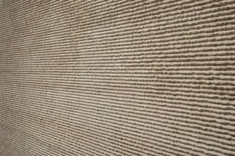 Artstone | Libree Travertine Vesta Natura MBT208 Kesit dekoratif duvar paneli, traverten dokusu ve kesitli formuyla iç mekânlarda doğal, zarif yüzeyler oluşturur.