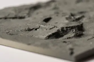 Artstone | Skye koleksiyonu, farklı renklerde kaya görünümlü kabartılı yüzey seçenekleri sunar.