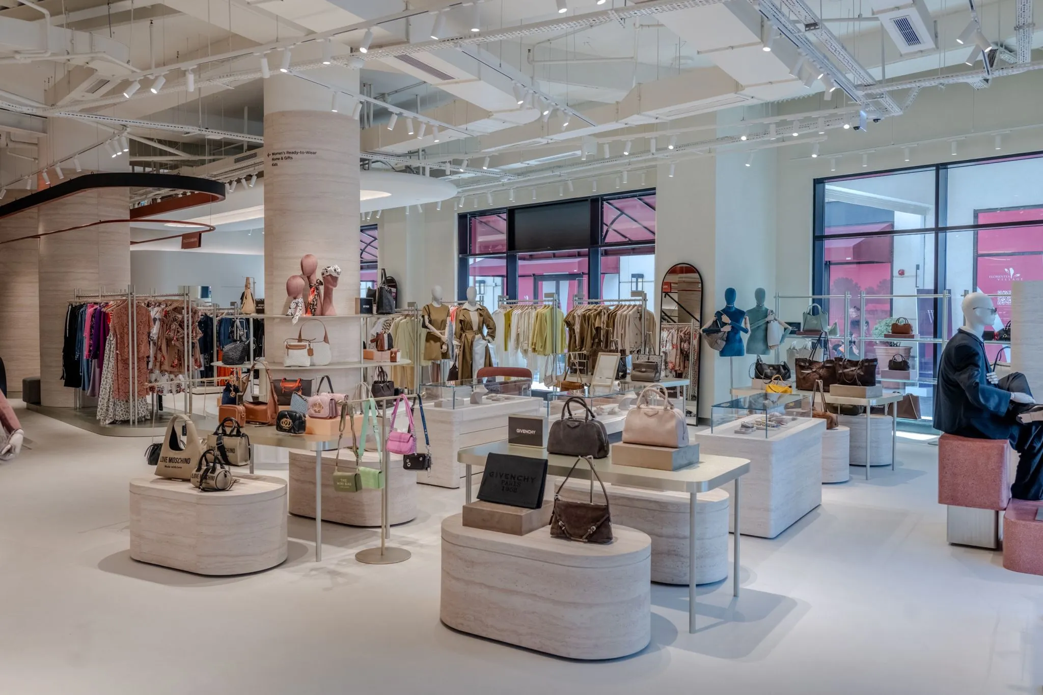 Artstone | Sillyon Travertine column applications in Beymen retail interior