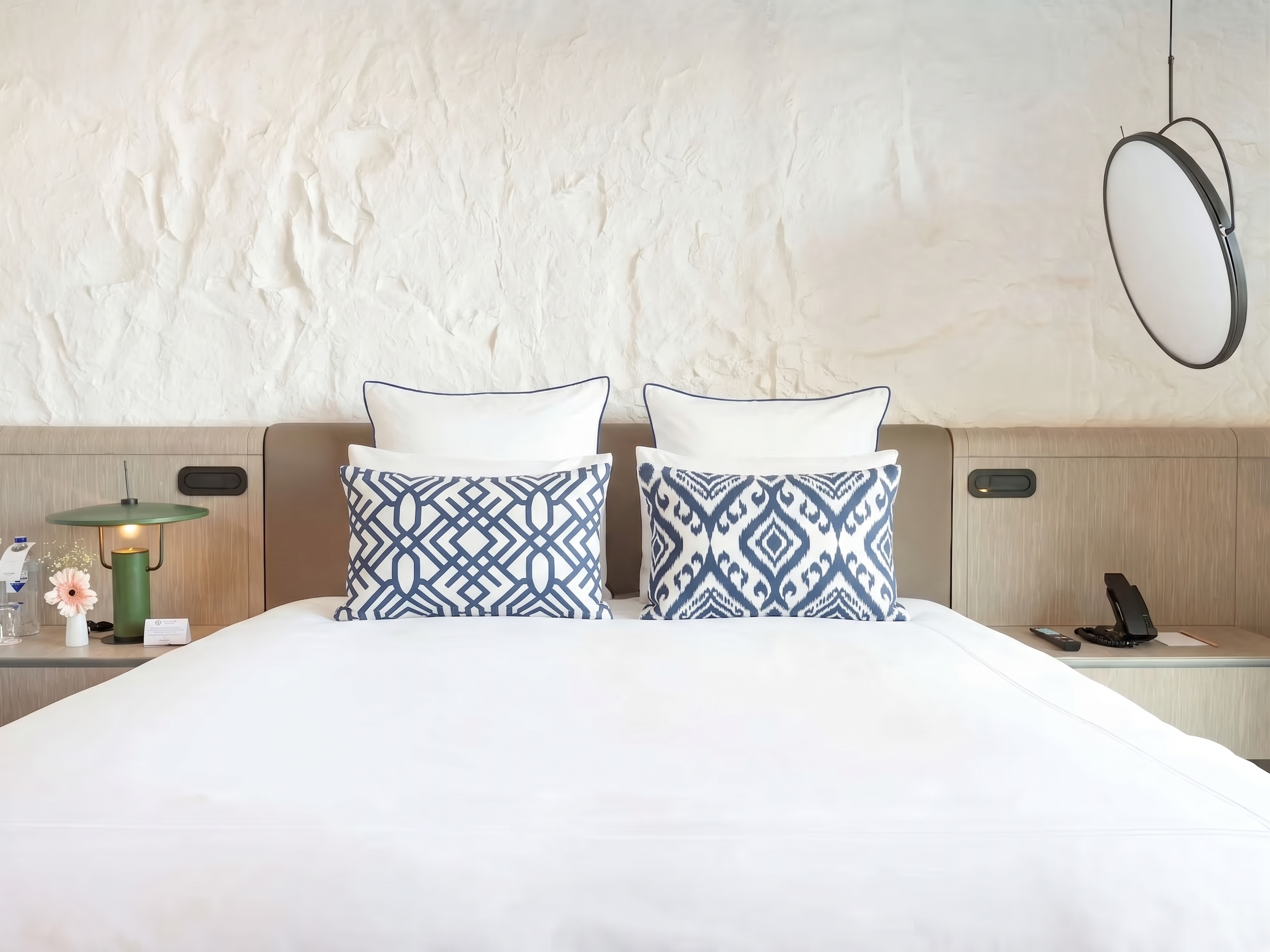 Artstone | Roca Blanca rock wall panel application in a guest room at Swissôtel Resort & Spa Çeşme