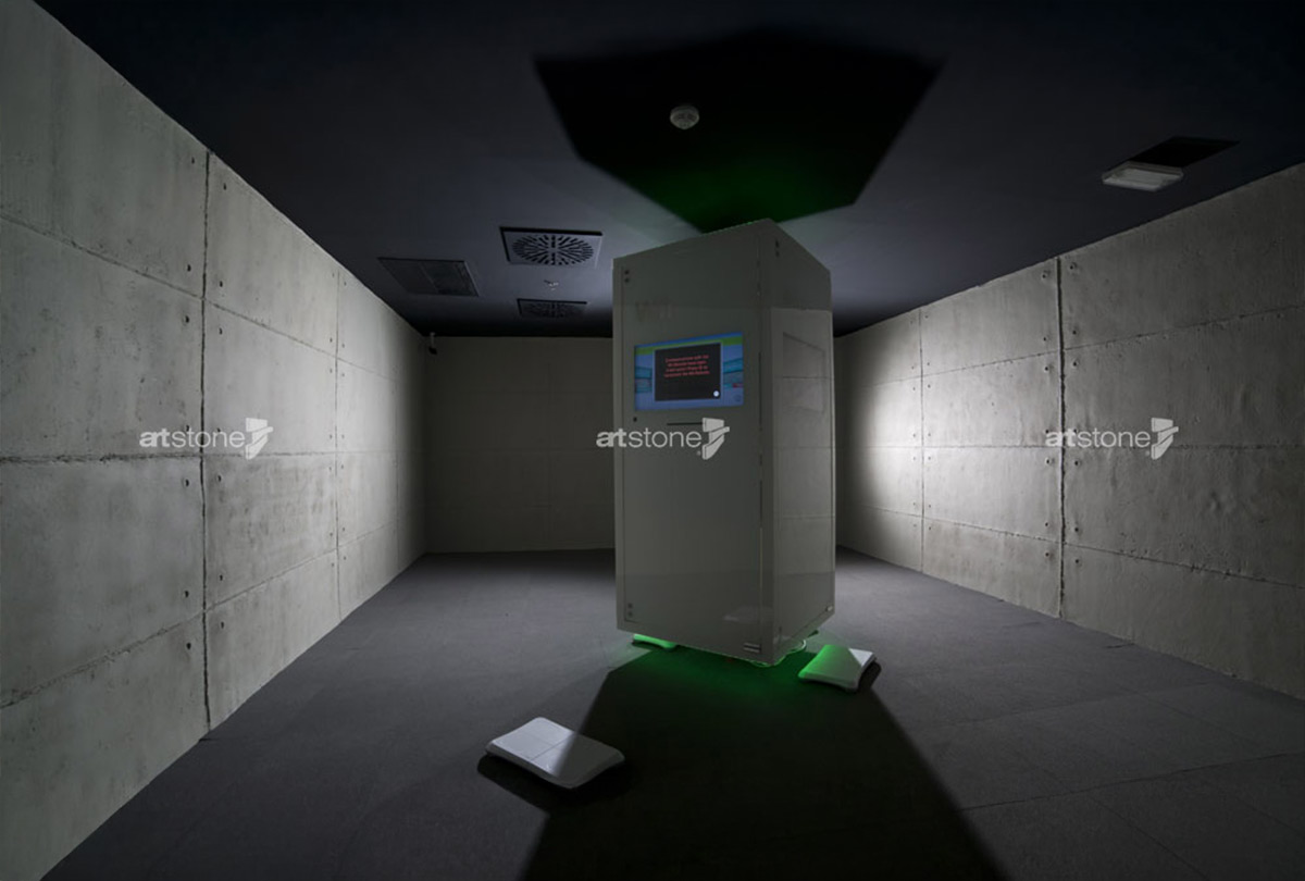 Strong and Original Surfaces: THE GAME for big kids