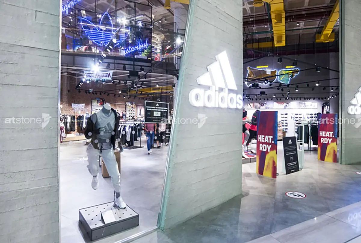 Artstone | Beton Görünümlü Fiber Panel Hormigon Loft Adidas Metropol Avm Mağaza Dekorasyonu 1