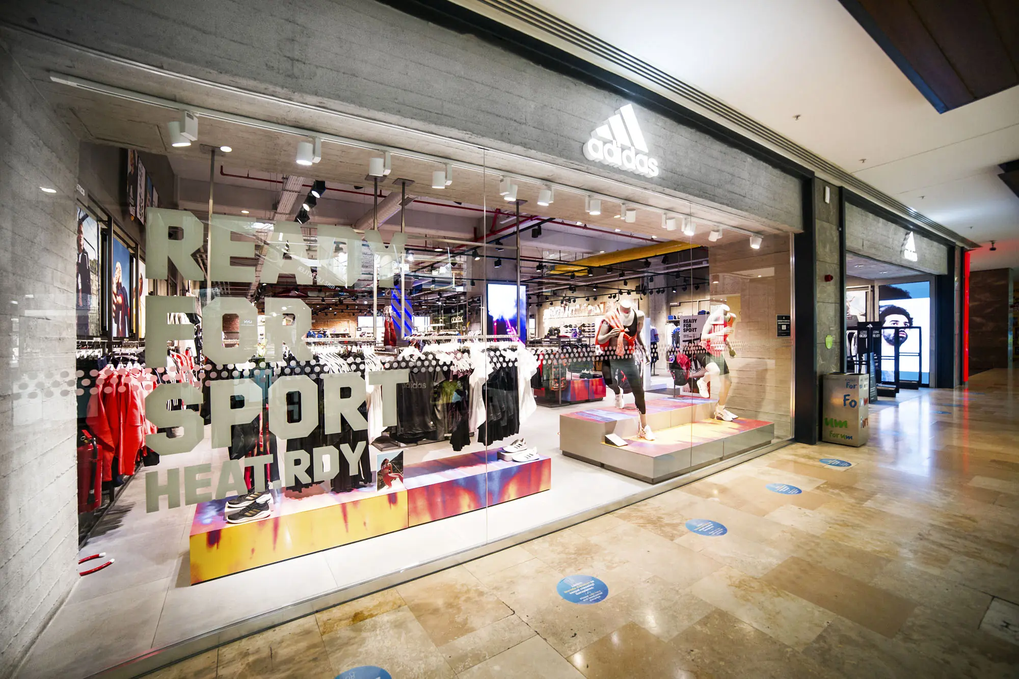 Artstone | Adidas Duvar Paneli Uygulaması
