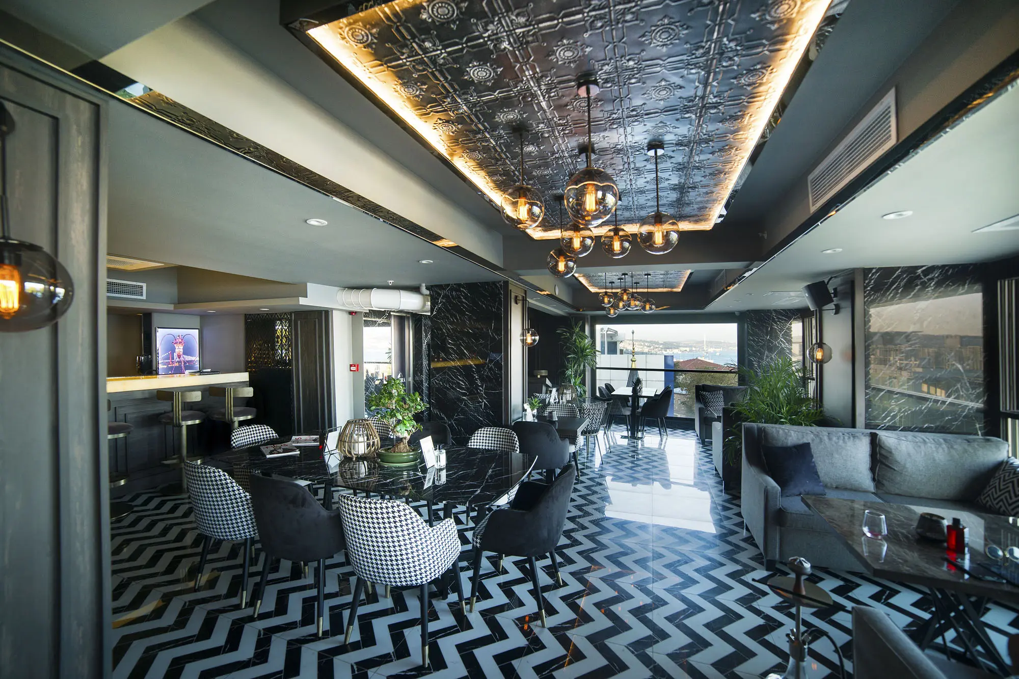 Artstone | Tonight Port Hotel Duvar Paneli Uygulaması.