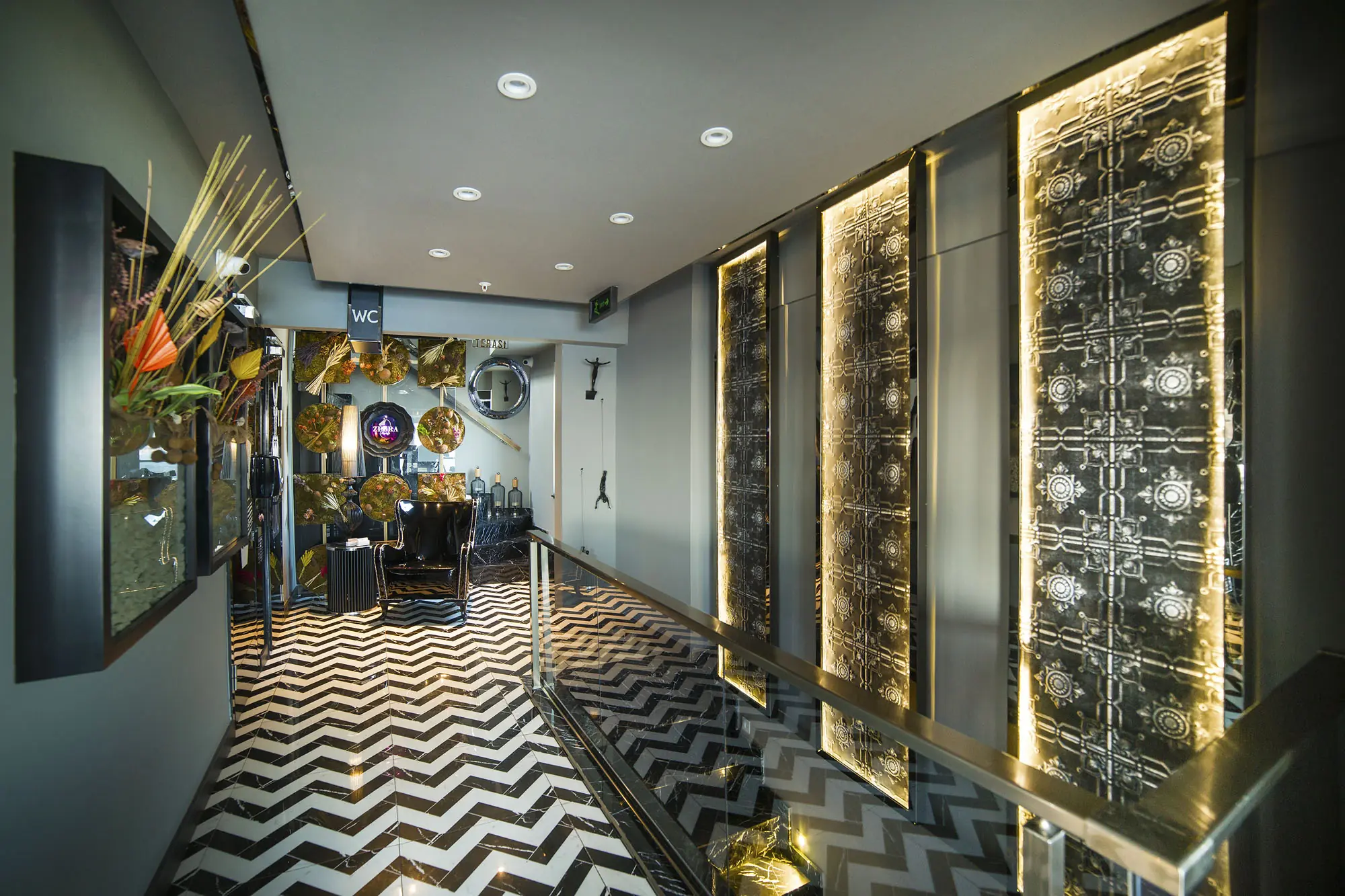 Artstone | Tonight Port Hotel Duvar Paneli Uygulaması.