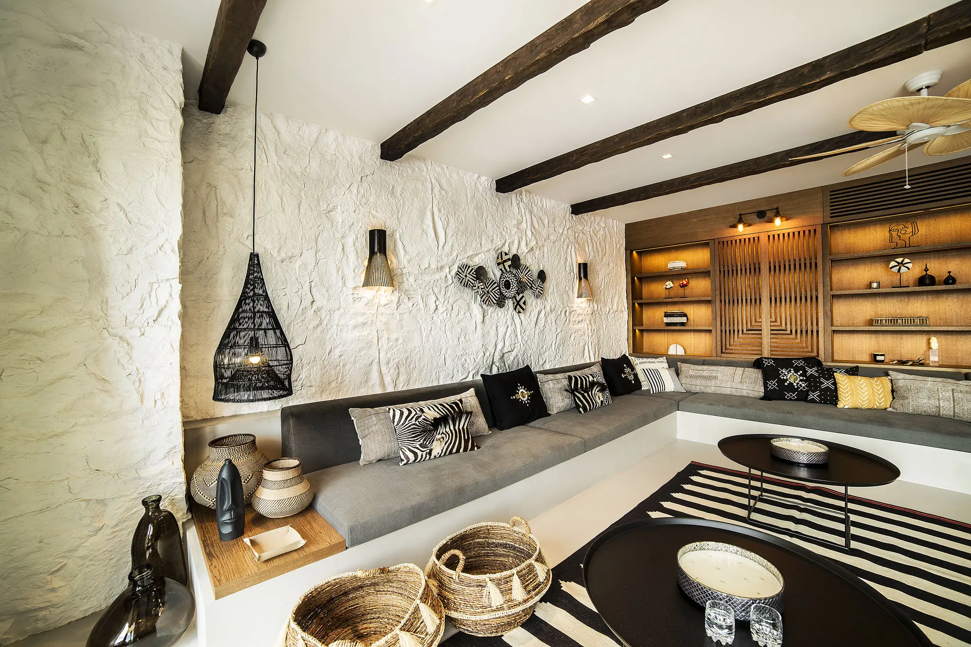 Artstone | Rumelihisarı Pool House Duvar Paneli Uygulaması