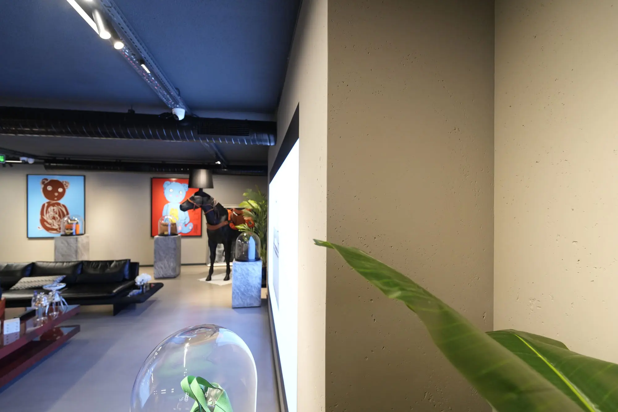 Artstone | Ersan Diamond Showroom Duvar Paneli Uygulaması.