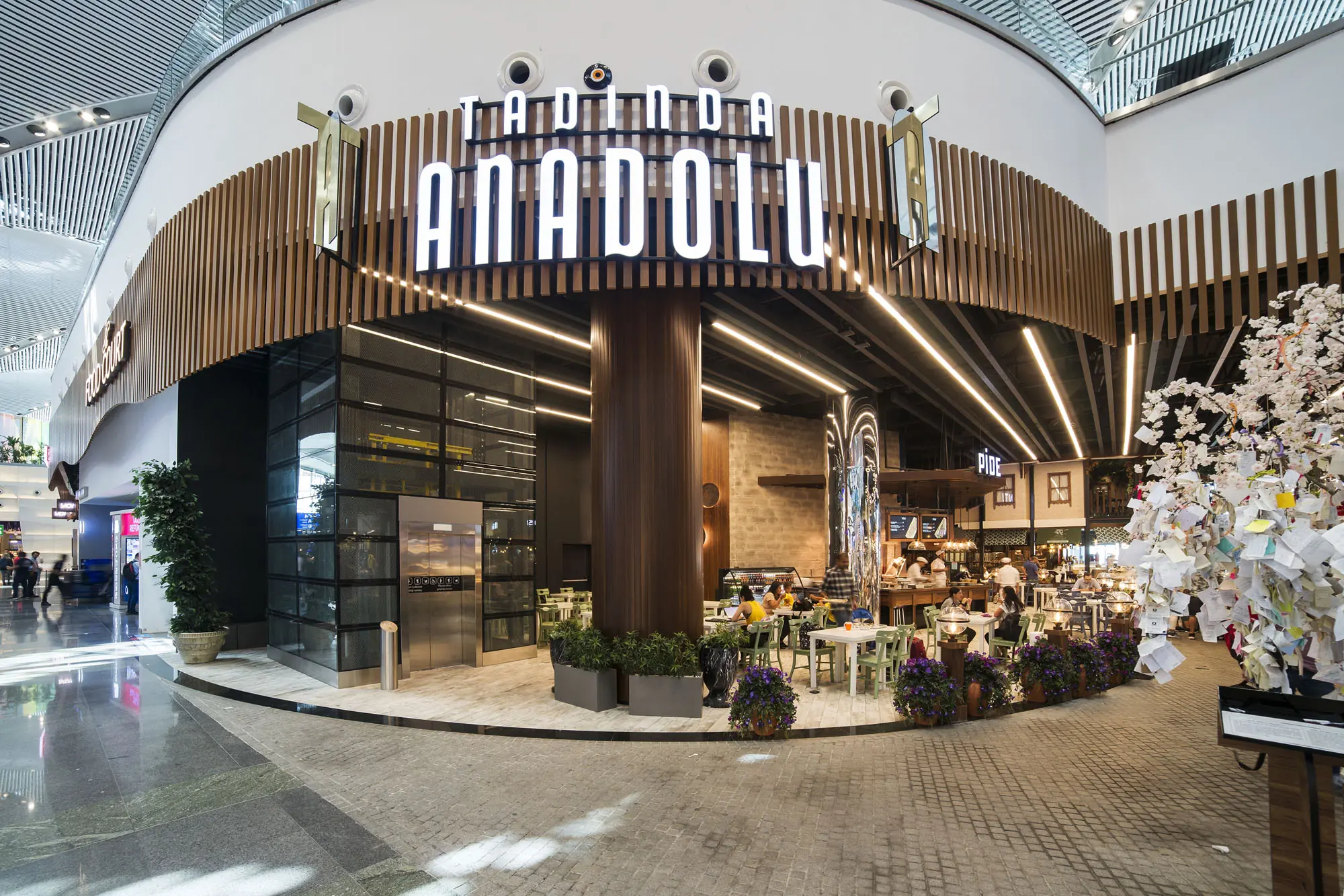 Artstone | İGA İstanbul Airport Duvar Paneli Uygulaması.