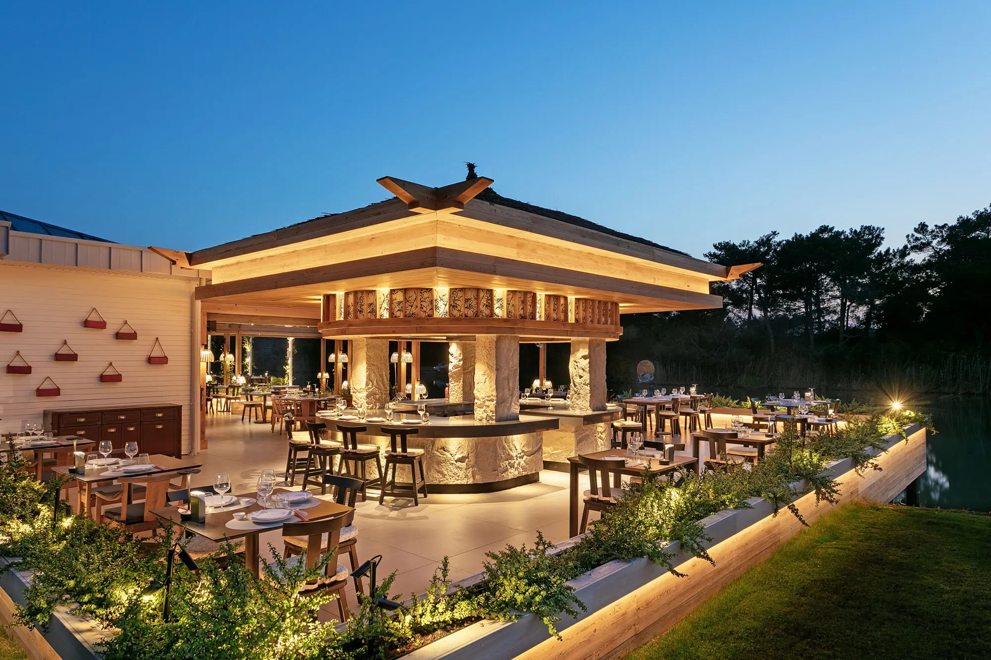 Artstone | Titanic Deluxe Hotel Duvar Paneli Uygulaması.