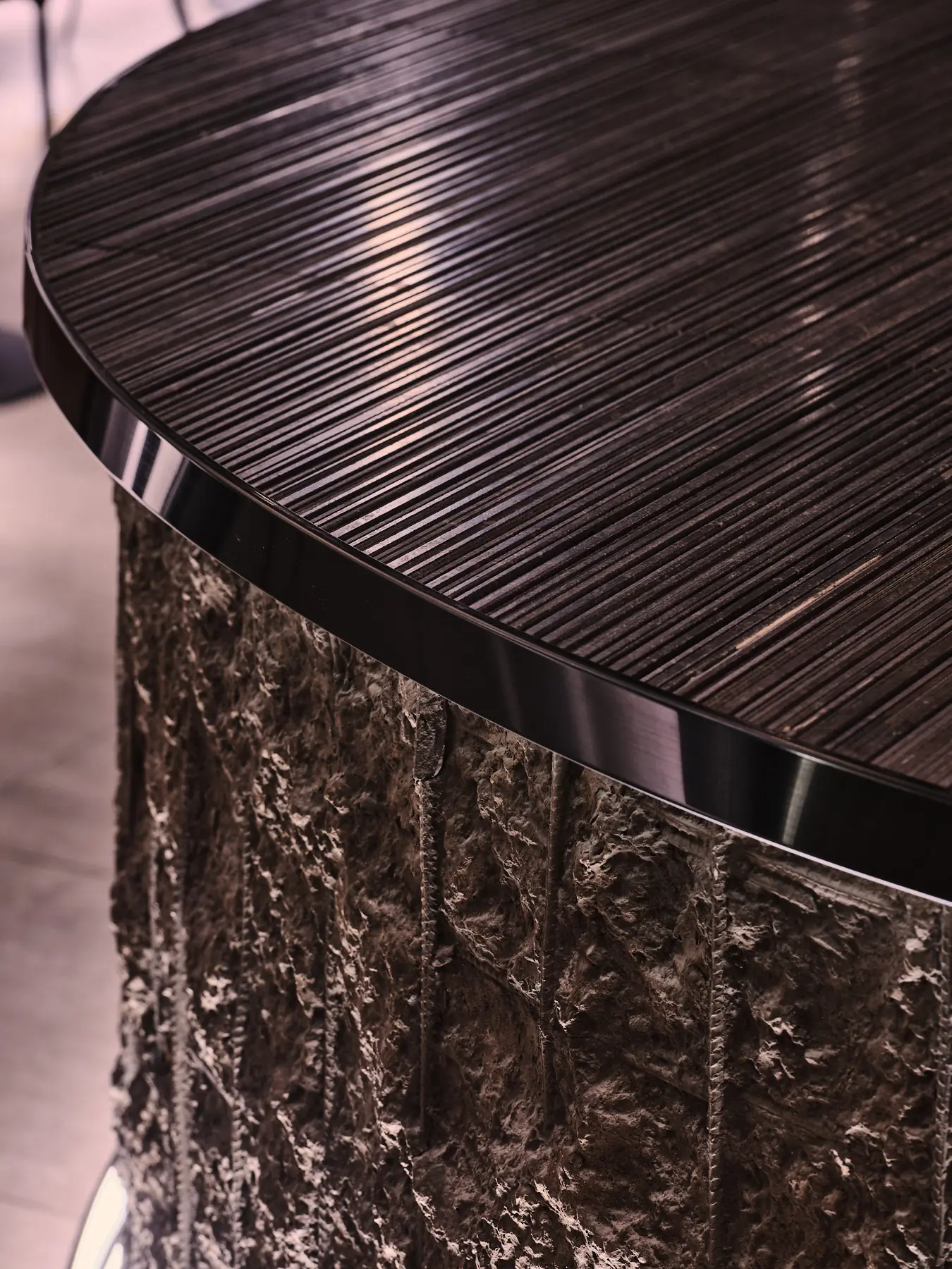 Artstone | Artstone decorative wall surfaces in the interior of MJ Restaurant Kuwait